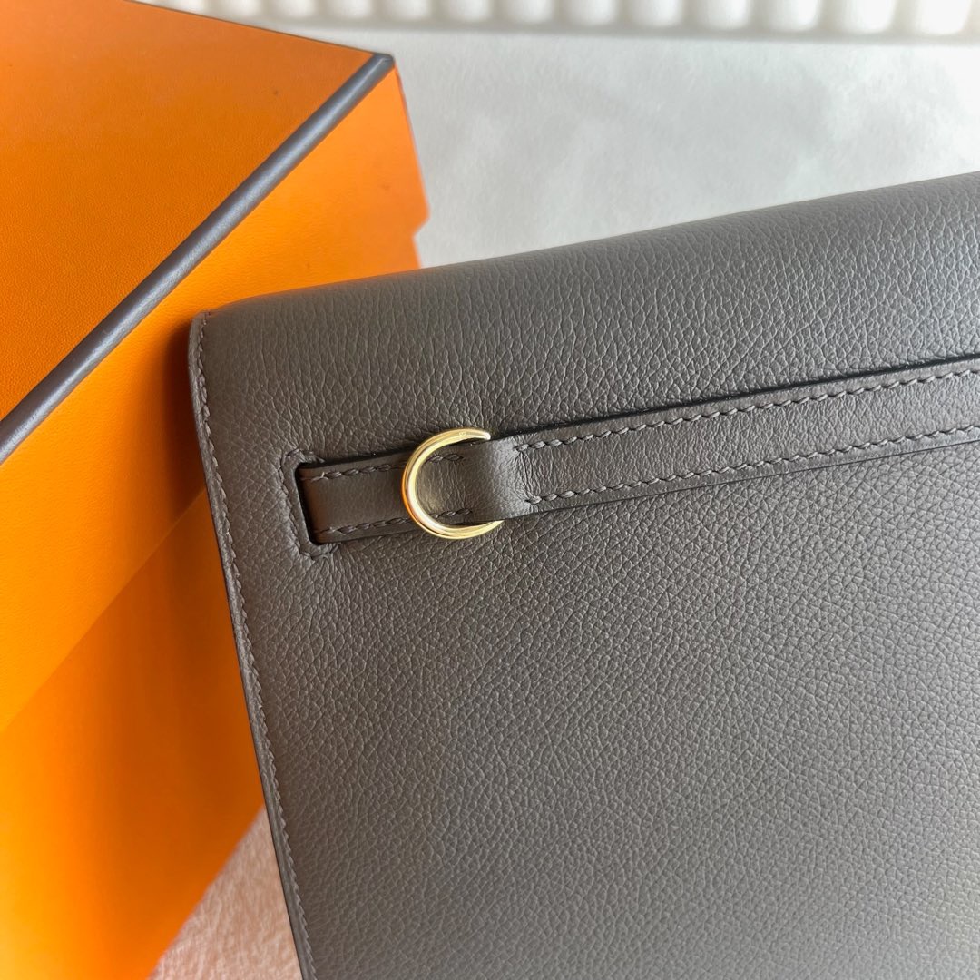 愛馬仕跳舞包怎麼背 Hermes Kelly danse Evercolor 8F Etain 錫器灰金色五金