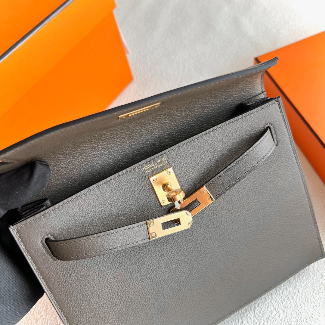 愛馬仕跳舞包怎麼背 Hermes Kelly danse Evercolor 8F Etain 錫器灰金色五金