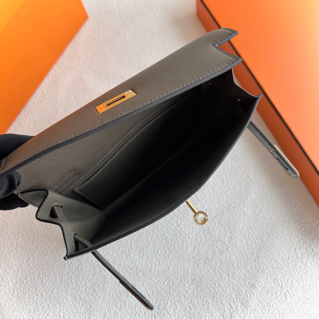 愛馬仕跳舞包怎麼背 Hermes Kelly danse Evercolor 8F Etain 錫器灰金色五金