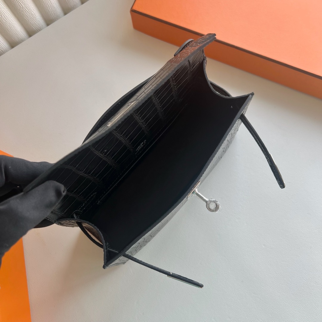 愛馬仕凱莉迷你款價格 Hermes Kelly Pochette 霧面“口“方塊美洲鱷魚皮CK89 Noir黑色銀色五金