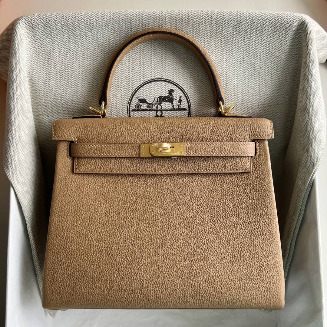 愛馬仕凱莉包是什麼價格 Hermes Kelly Retourne 25 Togo 0M Chai 奶茶色金色五金