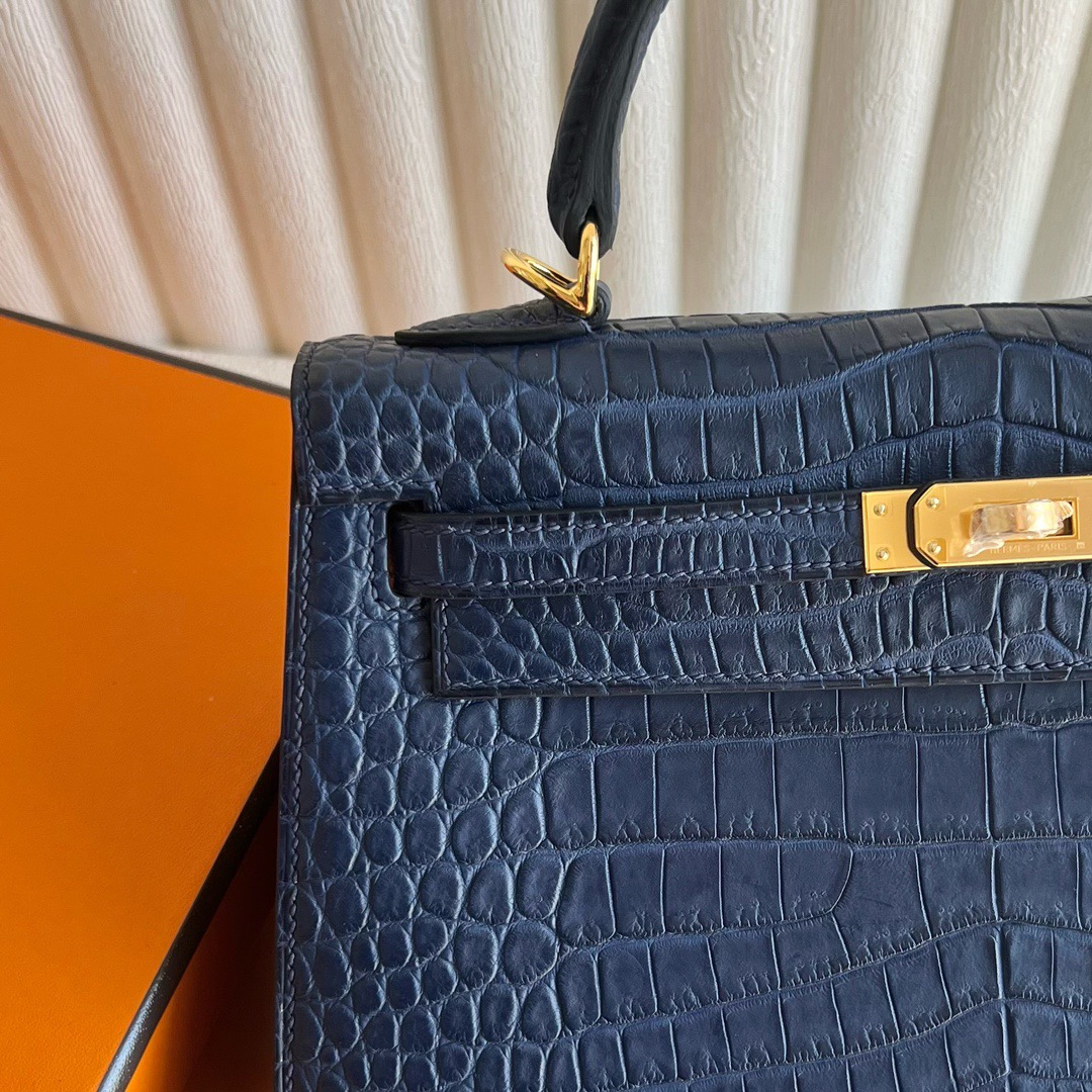 愛馬仕凱莉25專櫃價格 Hermes Kelly Sellier 25 Aizome 藍染 霧面“V”倒V灣鱷鱷魚 金色五金