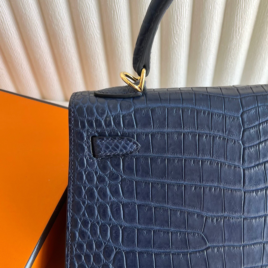 愛馬仕凱莉25專櫃價格 Hermes Kelly Sellier 25 Aizome 藍染 霧面“V”倒V灣鱷鱷魚 金色五金