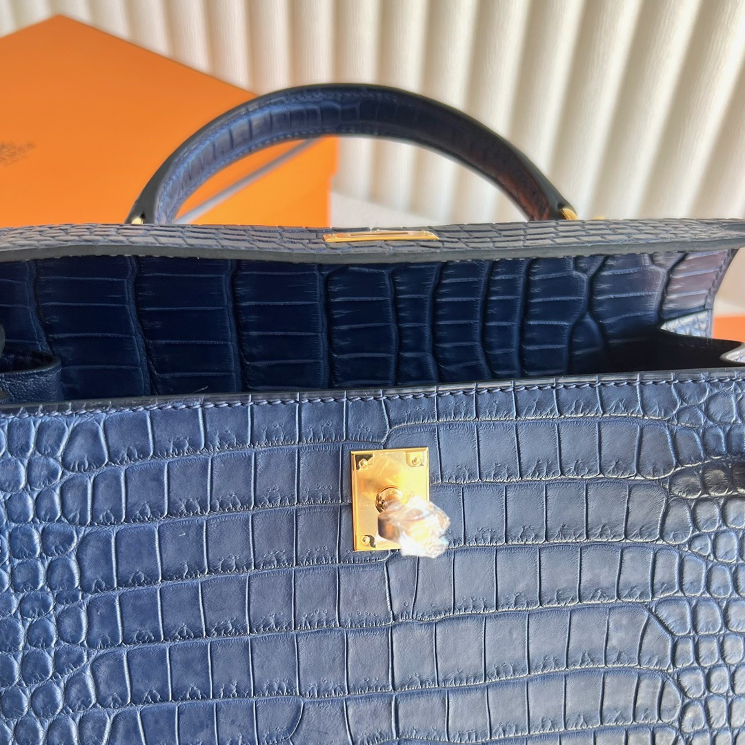 愛馬仕凱莉25專櫃價格 Hermes Kelly Sellier 25 Aizome 藍染 霧面“V”倒V灣鱷鱷魚 金色五金