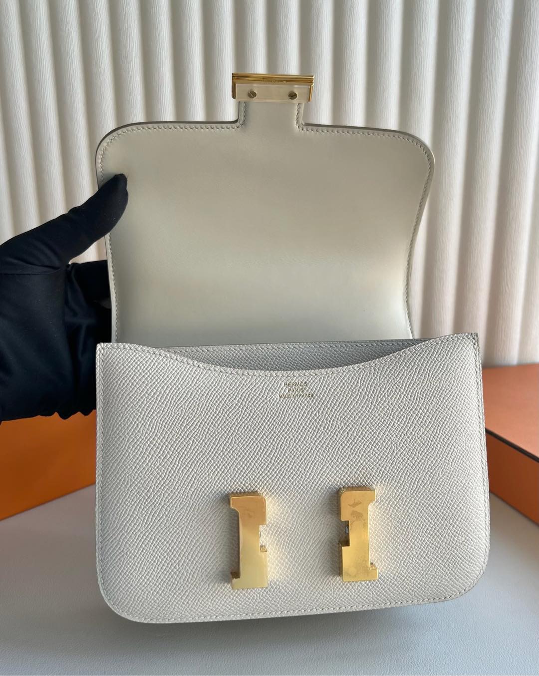 愛馬仕女包康康空姐包2025刻印Hermes Constance 1-18 Epsom鏡子款奶昔白金色五金