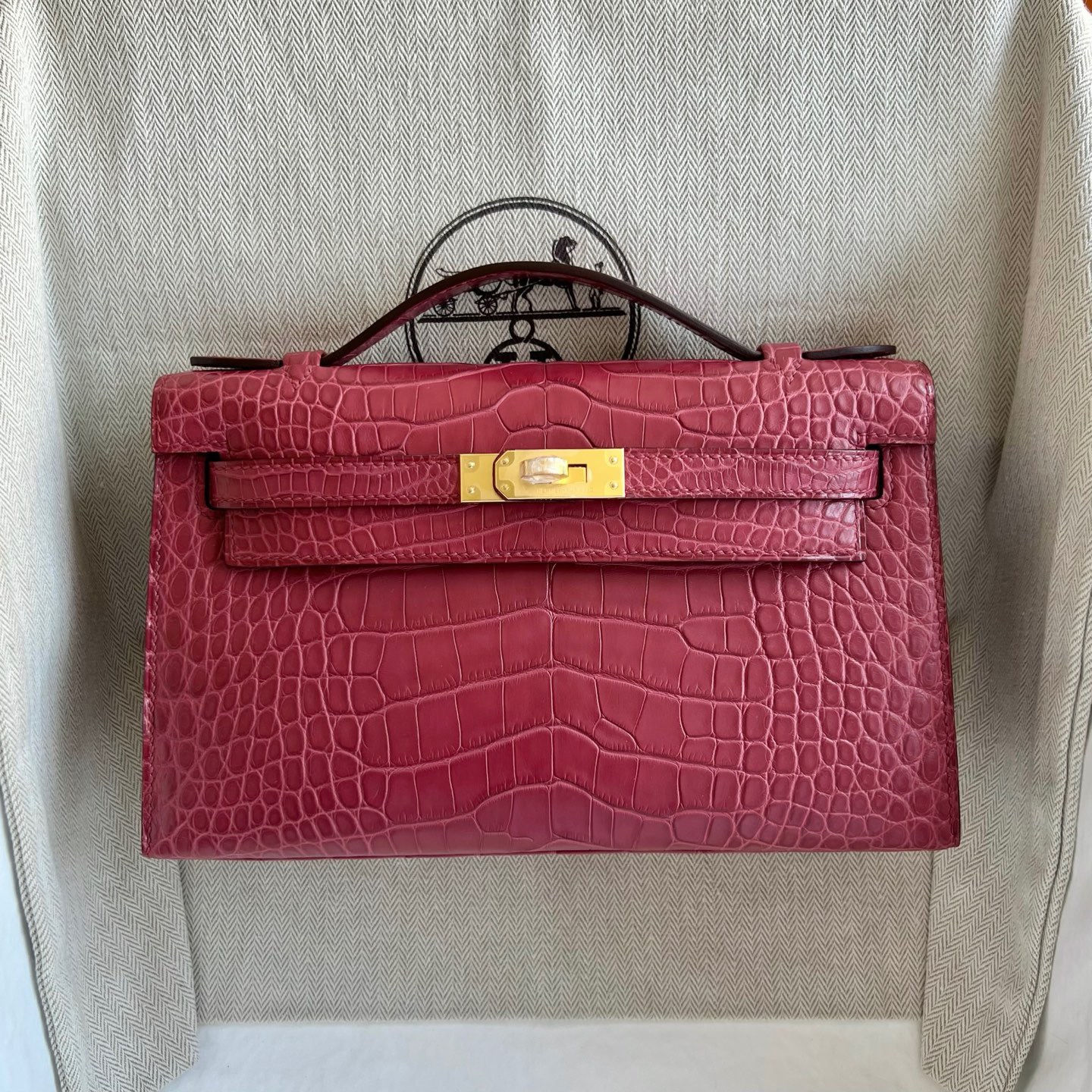 愛馬仕凱莉迷你包包澳大利亞價格 Hermes Kelly Pochette 霧面“口“方塊美洲鱷魚G5 Bois de Rose 乾枯玫瑰粉