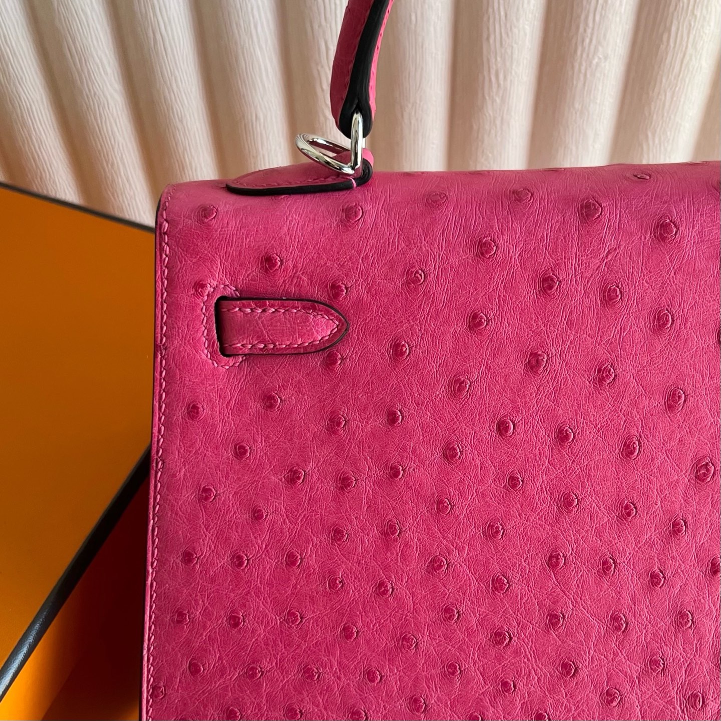 愛馬仕凱莉包官網越南價格 Hermes Kelly Sellier 25 Ostrich Klein Karoo鴕鳥皮Rose Tyrien糖果粉