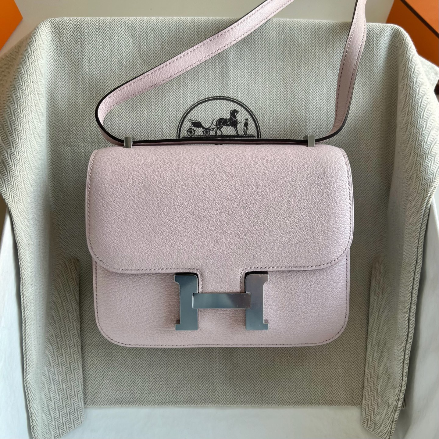 愛馬仕康斯坦斯包香港價格 Hermes Constance 1-18 山羊皮鏡子款 M7 Rose Darling戀愛粉-Qatar Kuwait Hermes Birkin Kelly Lindy bag 愛馬仕康斯坦斯包香港價格 Hermes Constance 1-18 山羊皮鏡子款 M7 Rose Darling戀愛粉