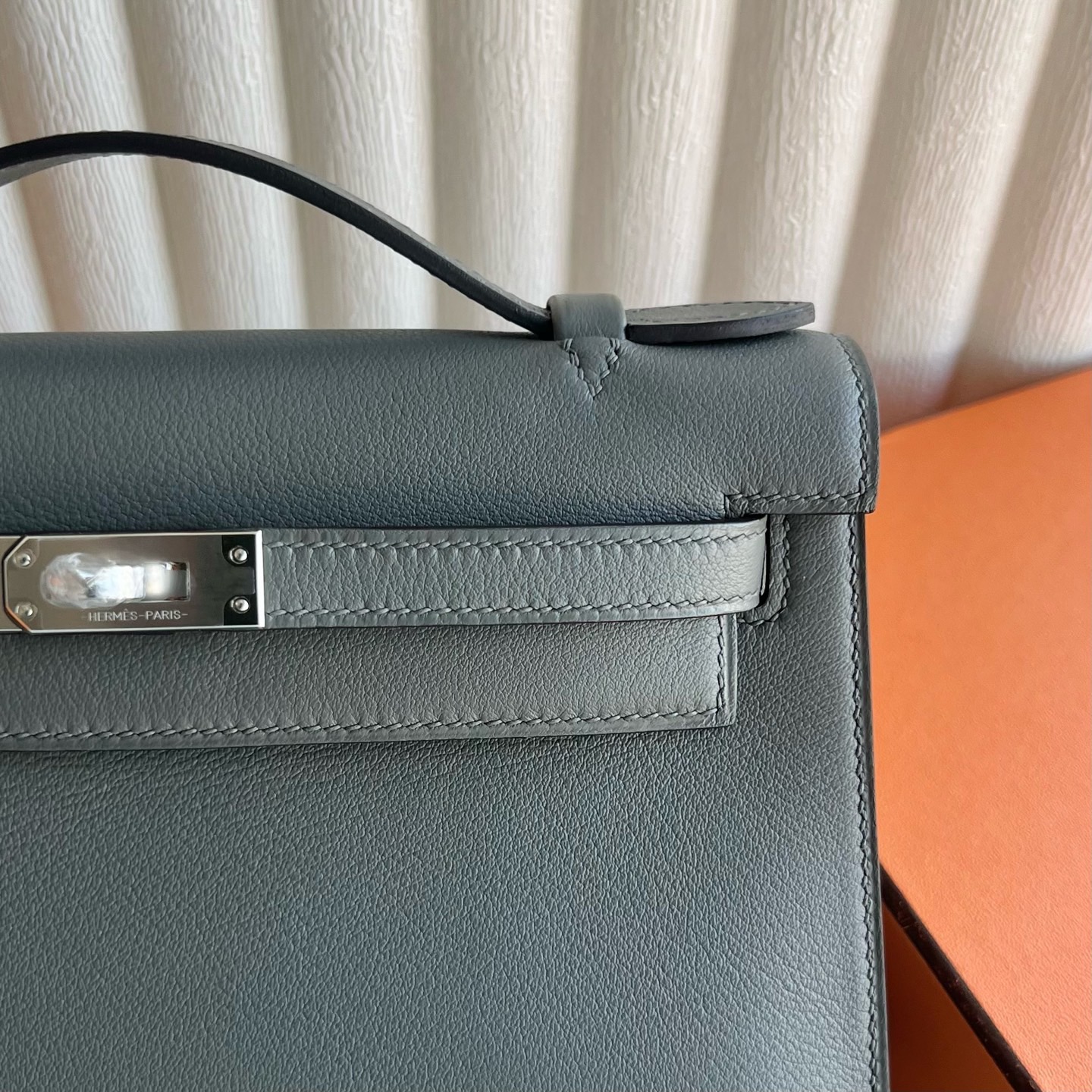 愛馬仕凱莉一代與二代的區別 Hermes Kelly Pochette Swift Gris Meyer 積雨雲灰銀色五金