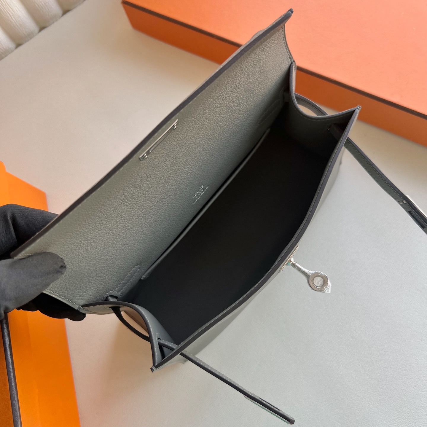 愛馬仕凱莉一代與二代的區別 Hermes Kelly Pochette Swift Gris Meyer 積雨雲灰銀色五金