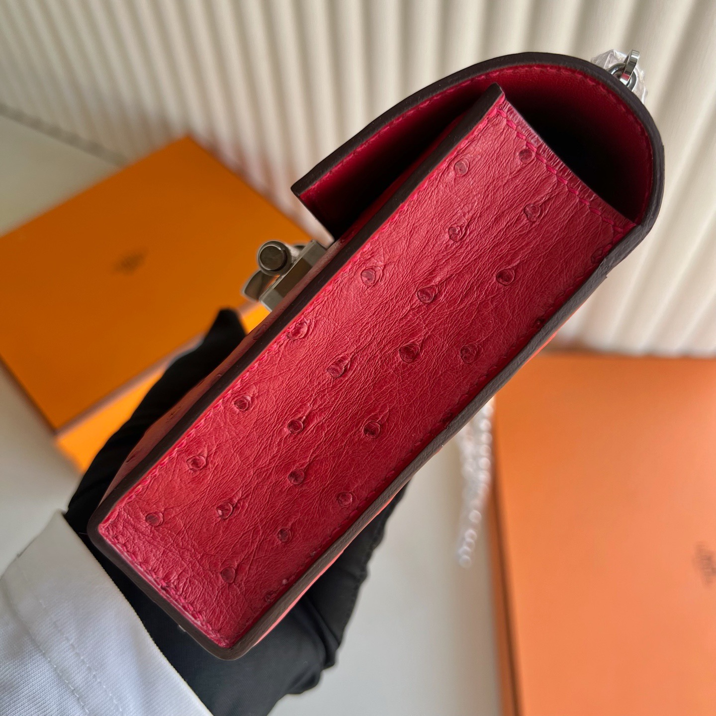 愛馬仕女包臺灣價格與圖片最新款 Hermes Verrou 17.5 Ostrich 鴕鳥皮 Rouge Casaque國旗紅