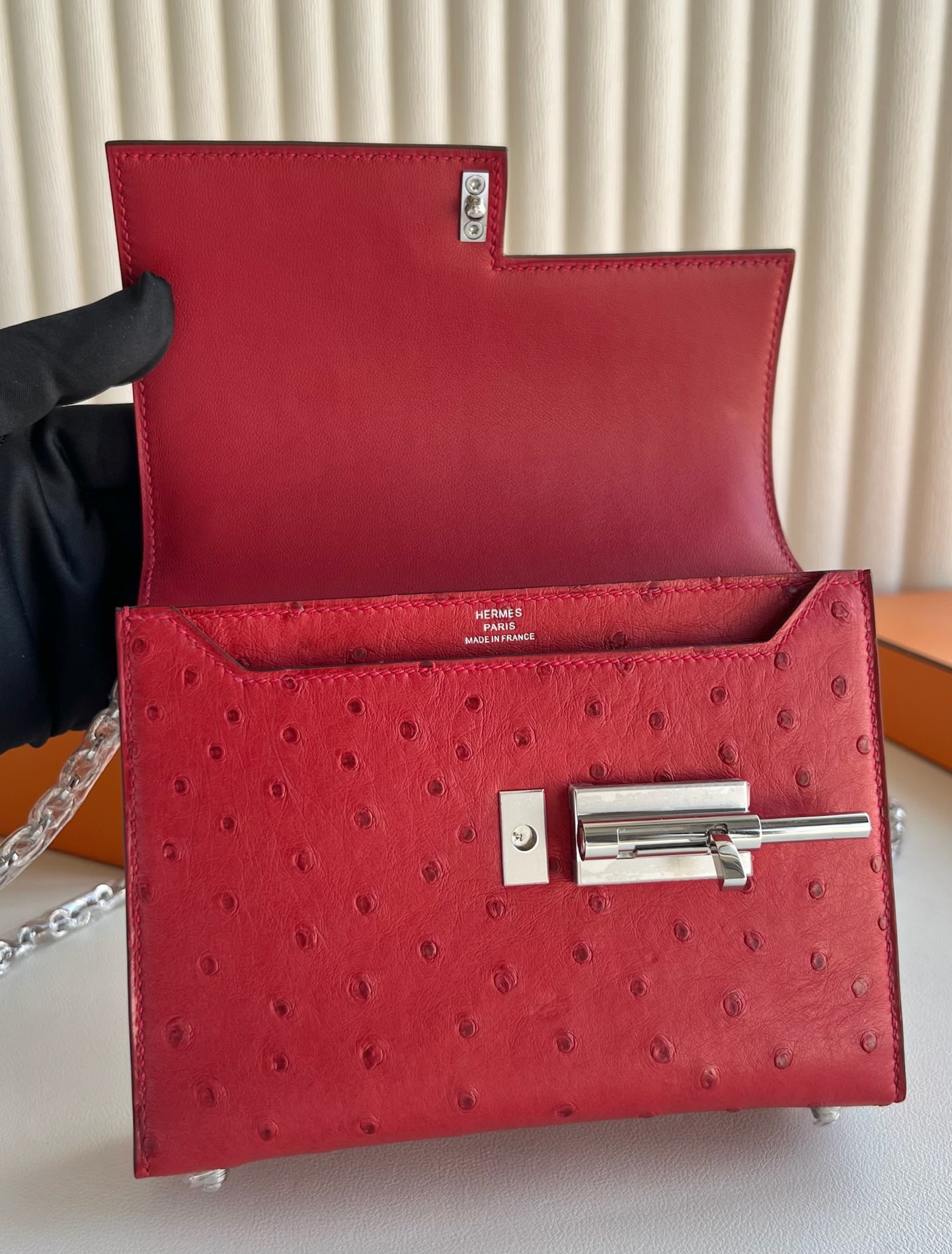 愛馬仕女包臺灣價格與圖片最新款 Hermes Verrou 17.5 Ostrich 鴕鳥皮 Rouge Casaque國旗紅