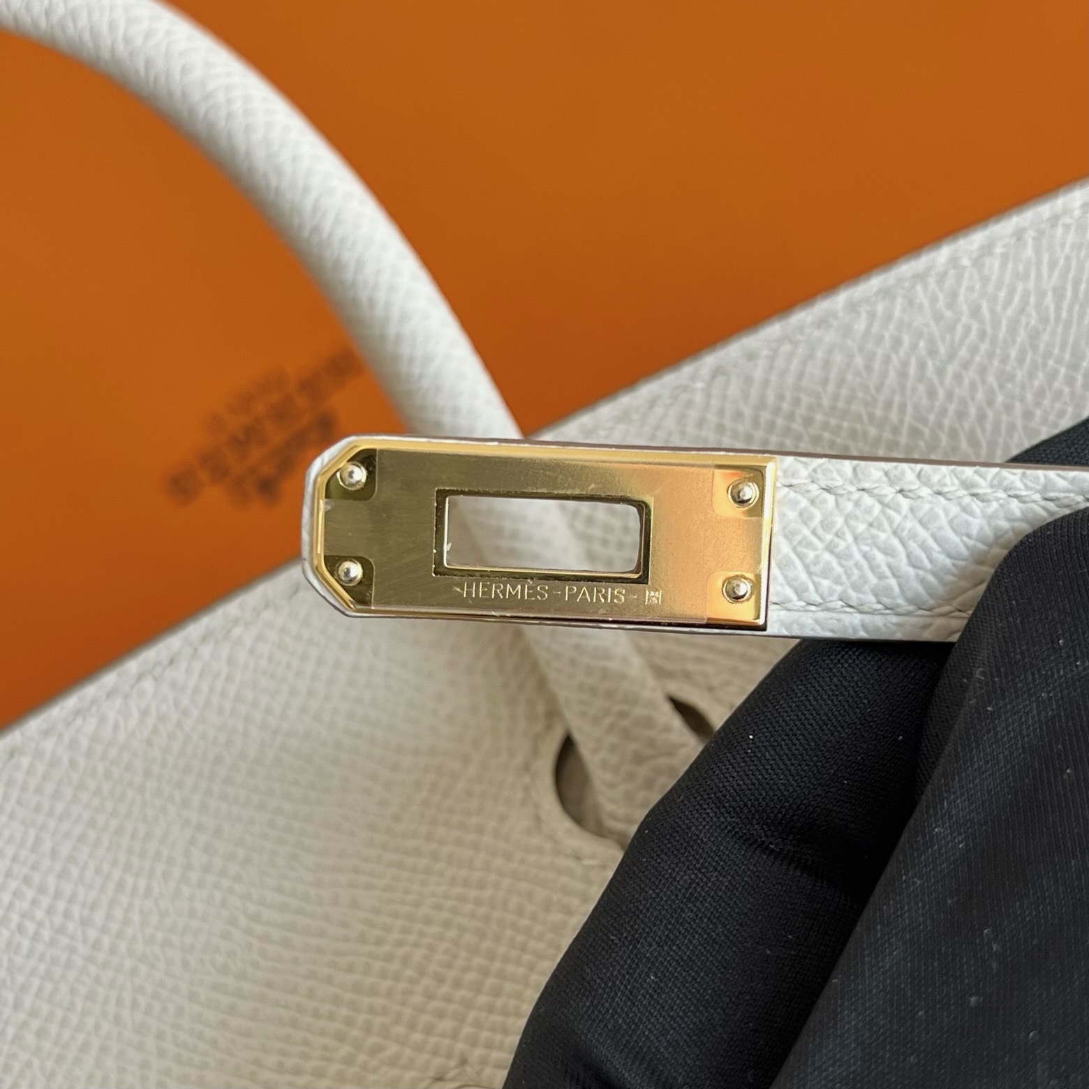 愛馬仕鉑金包25寸專櫃價格Hermes Birkin 25 Epsom 奶昔白內拼金棕色 金色五金