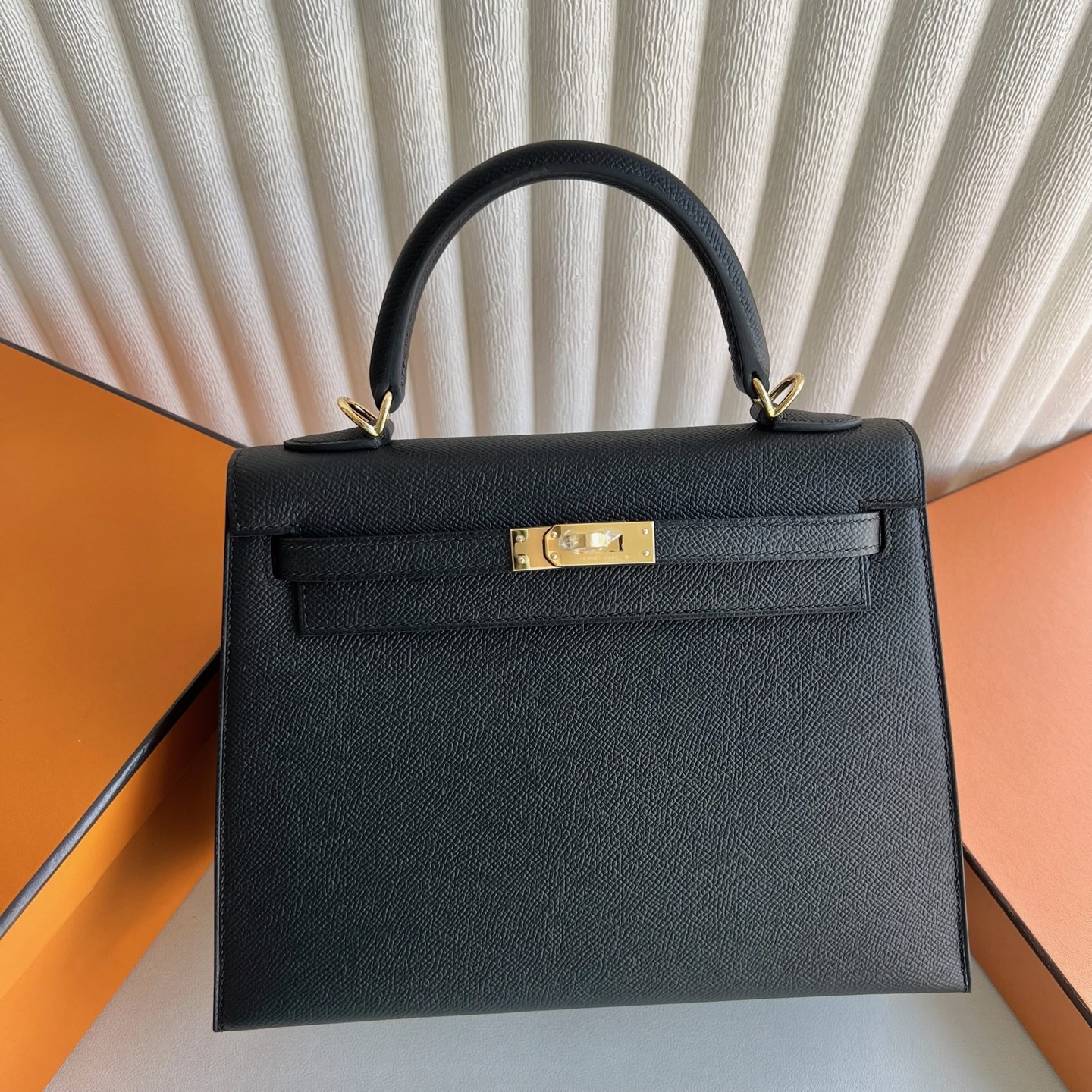 愛馬仕凱莉包包圖片及泰國曼谷價格Hermes Kelly 25 Epsom Noir黑色 金色五金-Qatar Kuwait Hermes Birkin Kelly Lindy bag 愛馬仕凱莉包包圖片及泰國曼谷價格Hermes Kelly 25 Epsom Noir黑色 金色五金