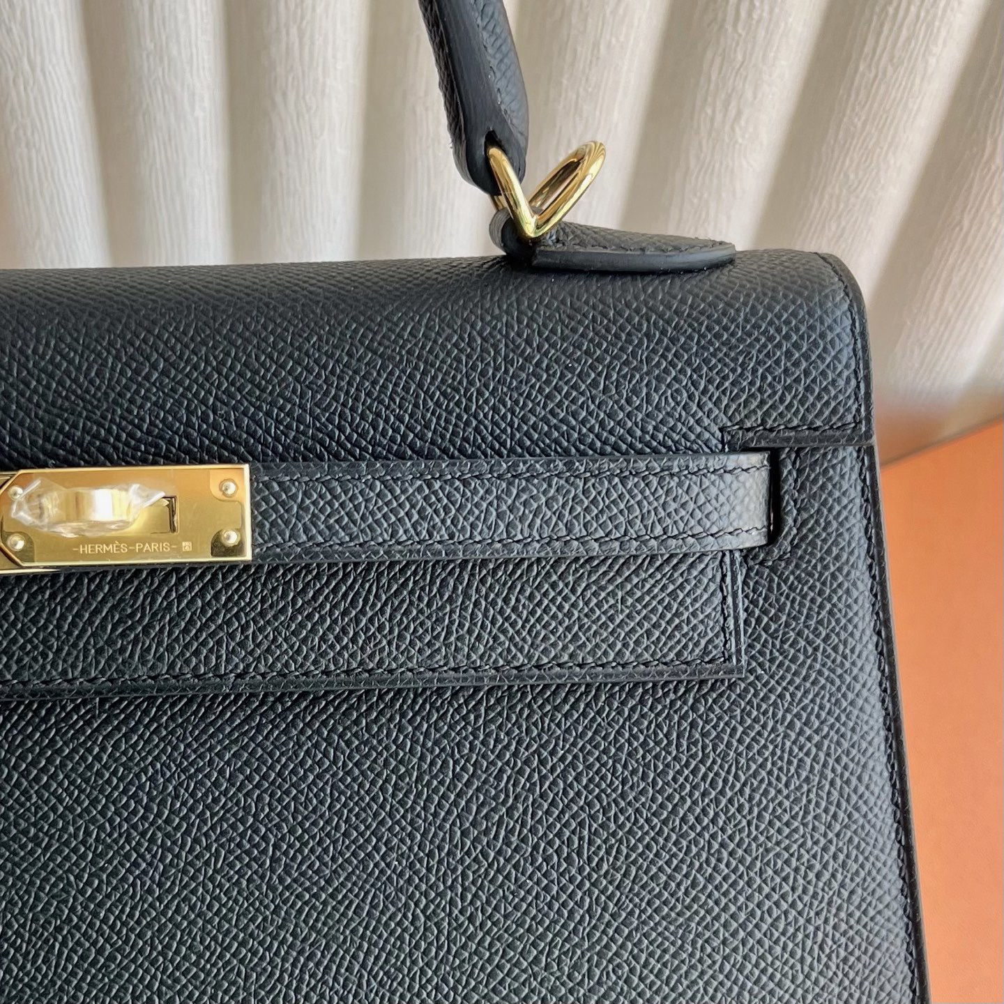 愛馬仕凱莉包包圖片及泰國曼谷價格Hermes Kelly 25 Epsom Noir黑色 金色五金-Qatar Kuwait Hermes Birkin Kelly Lindy bag 愛馬仕凱莉包包圖片及泰國曼谷價格Hermes Kelly 25 Epsom Noir黑色 金色五金