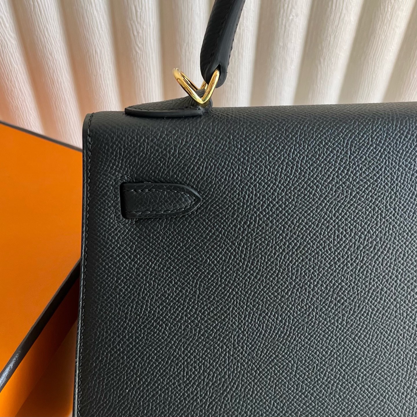 愛馬仕凱莉包包圖片及泰國曼谷價格Hermes Kelly 25 Epsom Noir黑色 金色五金-Qatar Kuwait Hermes Birkin Kelly Lindy bag 愛馬仕凱莉包包圖片及泰國曼谷價格Hermes Kelly 25 Epsom Noir黑色 金色五金