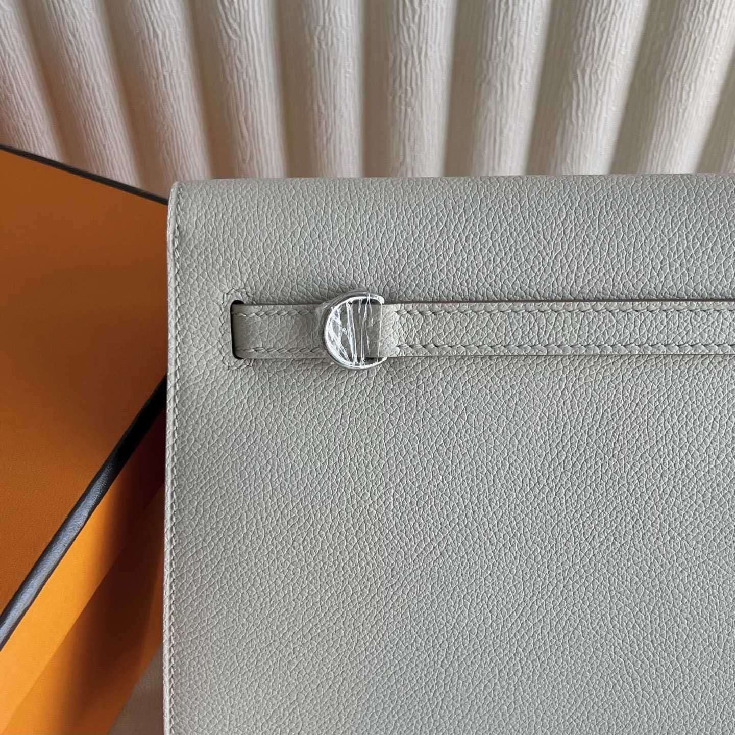 愛馬仕跳舞包2025年刻印 Hermes Kelly Danse Evercolor Beton冰川白/水泥灰銀色五金