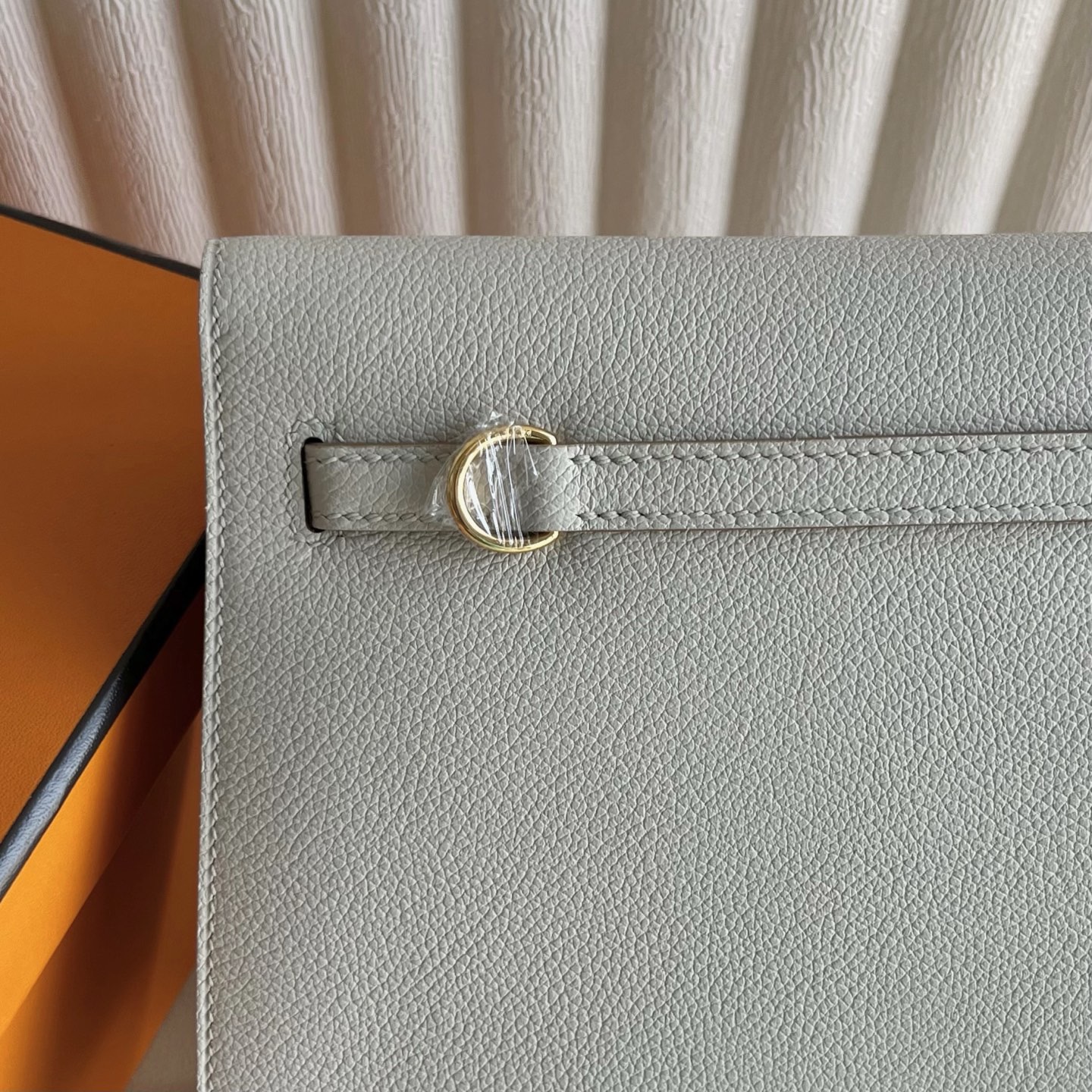 愛馬仕跳舞包2026年刻印 Hermes Kelly Danse Evercolor Beton冰川白/水泥灰金色五金