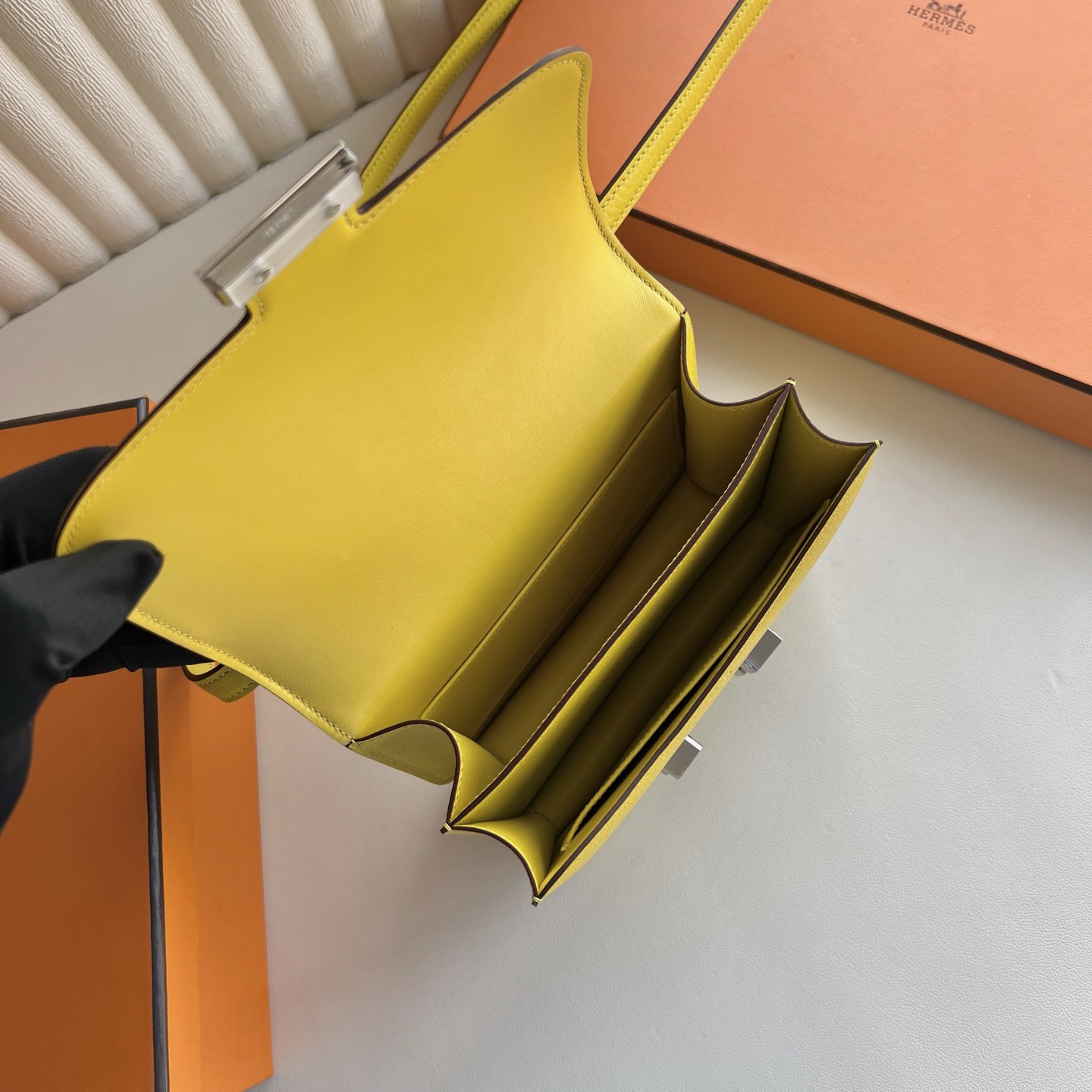 愛馬仕康康包18和19區別 Hermes Constance 18 山羊皮 Jaune De Naples 那不勒斯黃