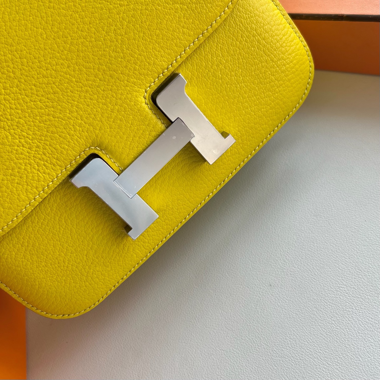 愛馬仕康康包18和19區別 Hermes Constance 18 山羊皮 Jaune De Naples 那不勒斯黃