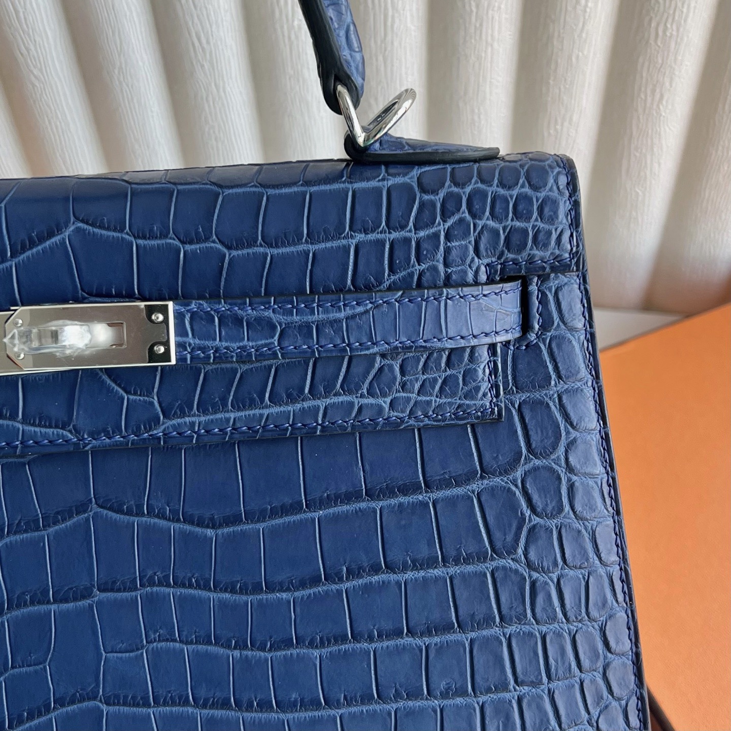 馬來西亞愛馬仕凱莉鱷魚皮多少錢 Hermes Kelly 25 Aizome特殊藍染倒V鱷魚 霧面“V”倒V灣鱷鱷魚皮