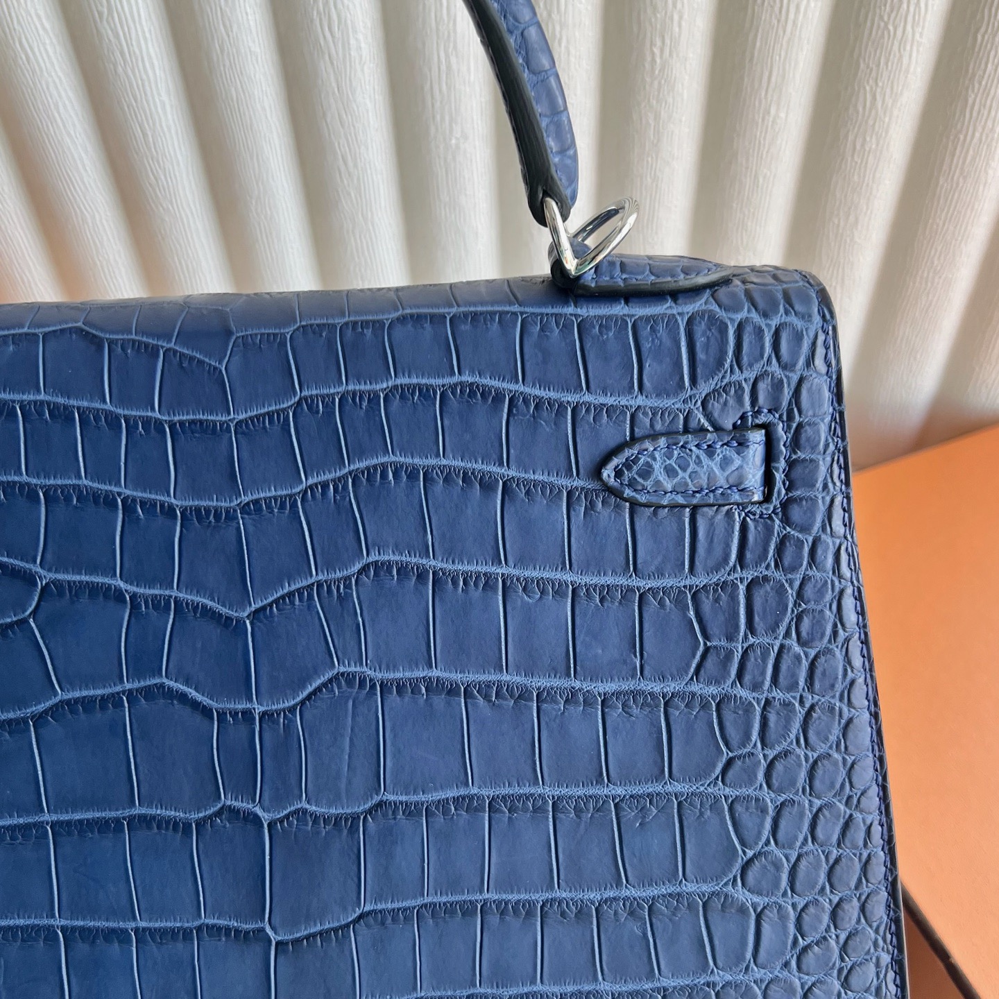 馬來西亞愛馬仕凱莉鱷魚皮多少錢 Hermes Kelly 25 Aizome特殊藍染倒V鱷魚 霧面“V”倒V灣鱷鱷魚皮