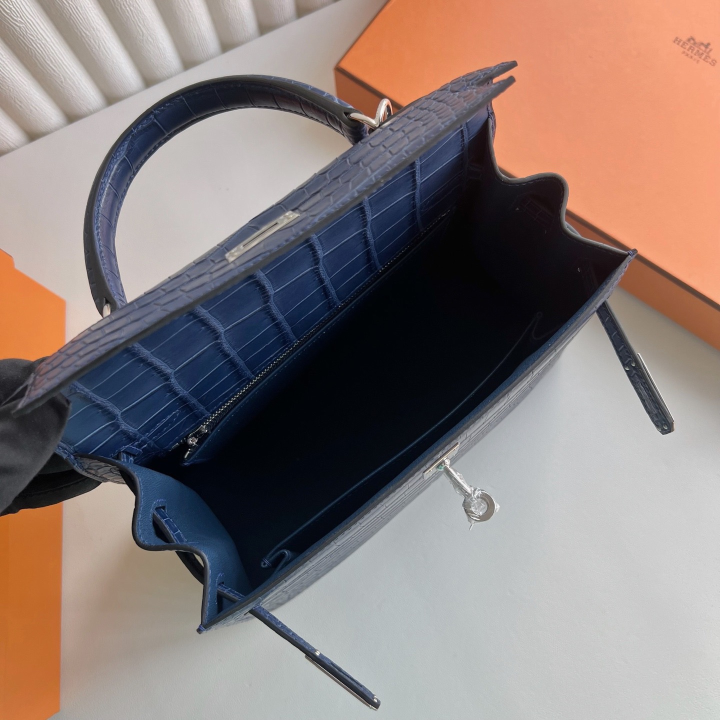 馬來西亞愛馬仕凱莉鱷魚皮多少錢 Hermes Kelly 25 Aizome特殊藍染倒V鱷魚 霧面“V”倒V灣鱷鱷魚皮