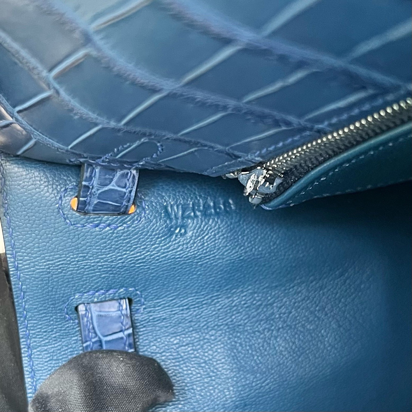 馬來西亞愛馬仕凱莉鱷魚皮多少錢 Hermes Kelly 25 Aizome特殊藍染倒V鱷魚 霧面“V”倒V灣鱷鱷魚皮