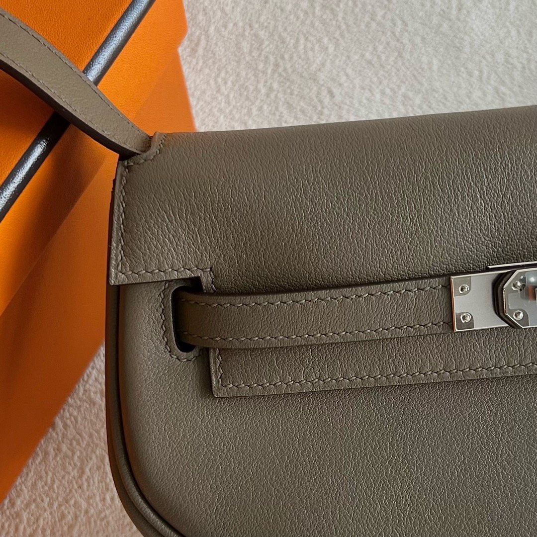 香港愛馬仕女包價格與圖片最新款 Hermes Kelly Moove Swift CK18 Etoupe 大象灰 銀色五金