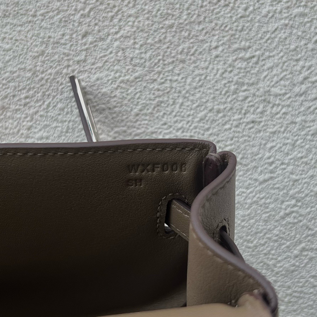 香港愛馬仕女包價格與圖片最新款 Hermes Kelly Moove Swift CK18 Etoupe 大象灰 銀色五金