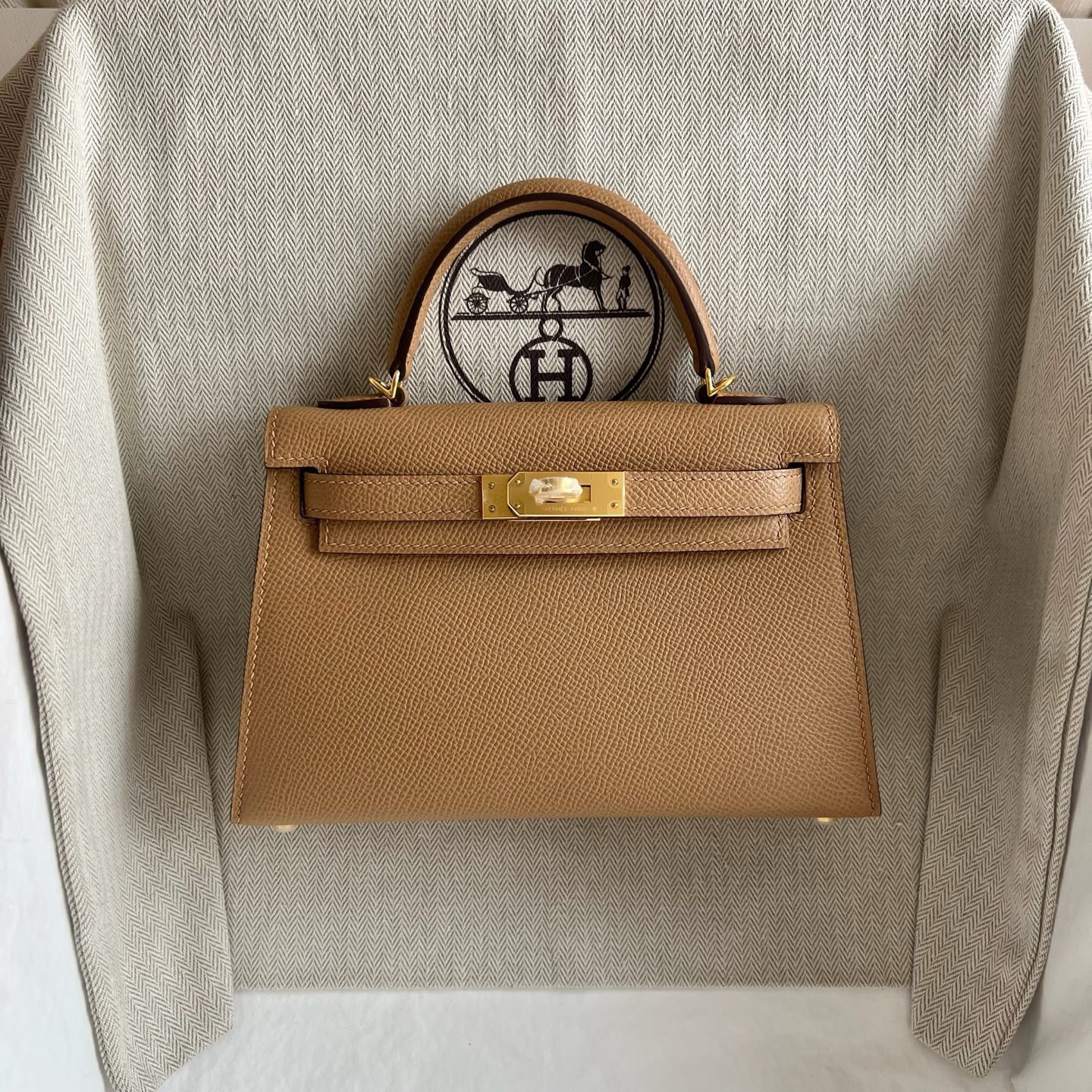 愛馬仕凱莉迷你包價格與圖片 Hermes Kelly Mini Sellier Epsom 0M Chai 奶茶色