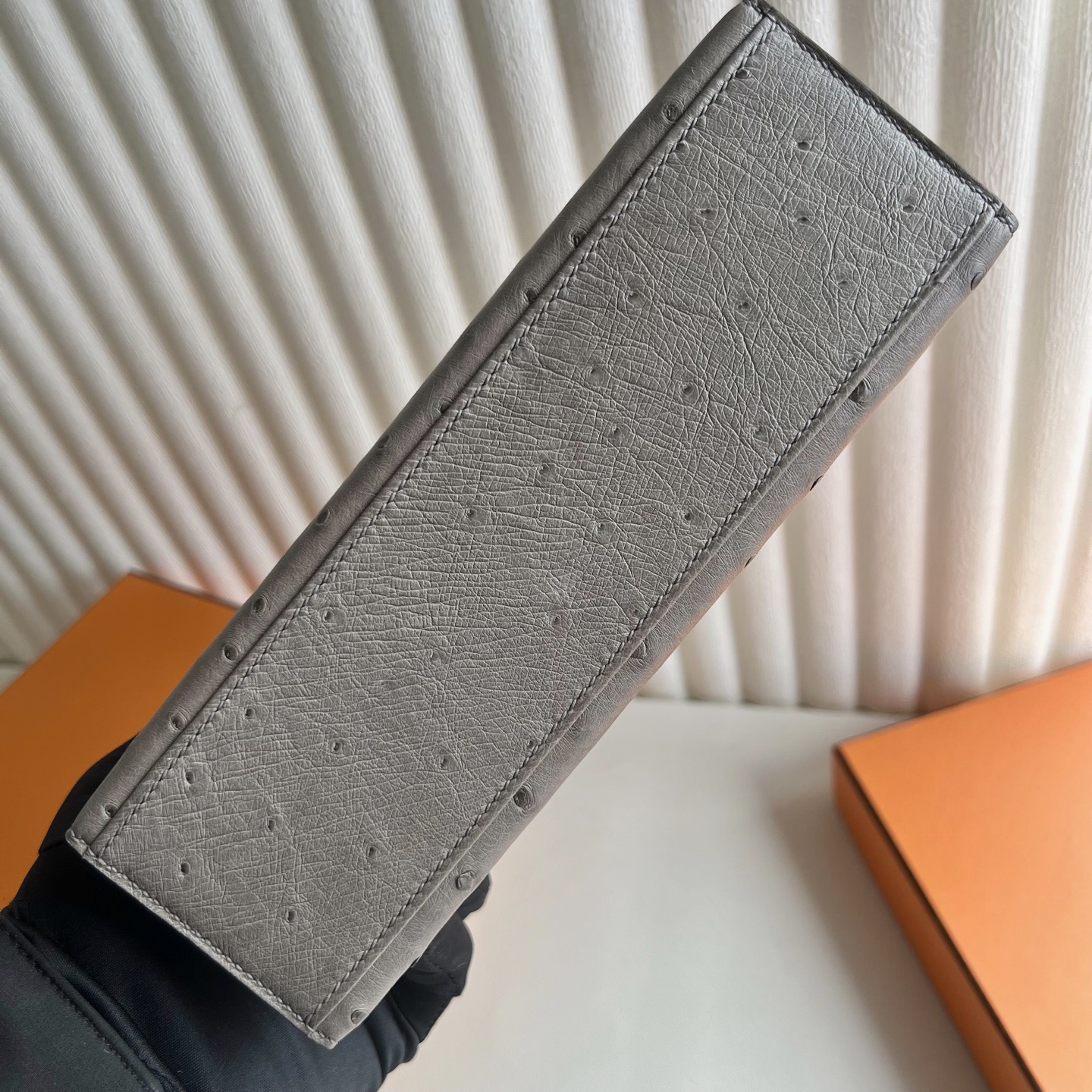 愛馬仕迷你凱莉一代細節圖 Hermes Kelly Pochette 鴕鳥皮 Gris Tourterelle 斑鳩灰