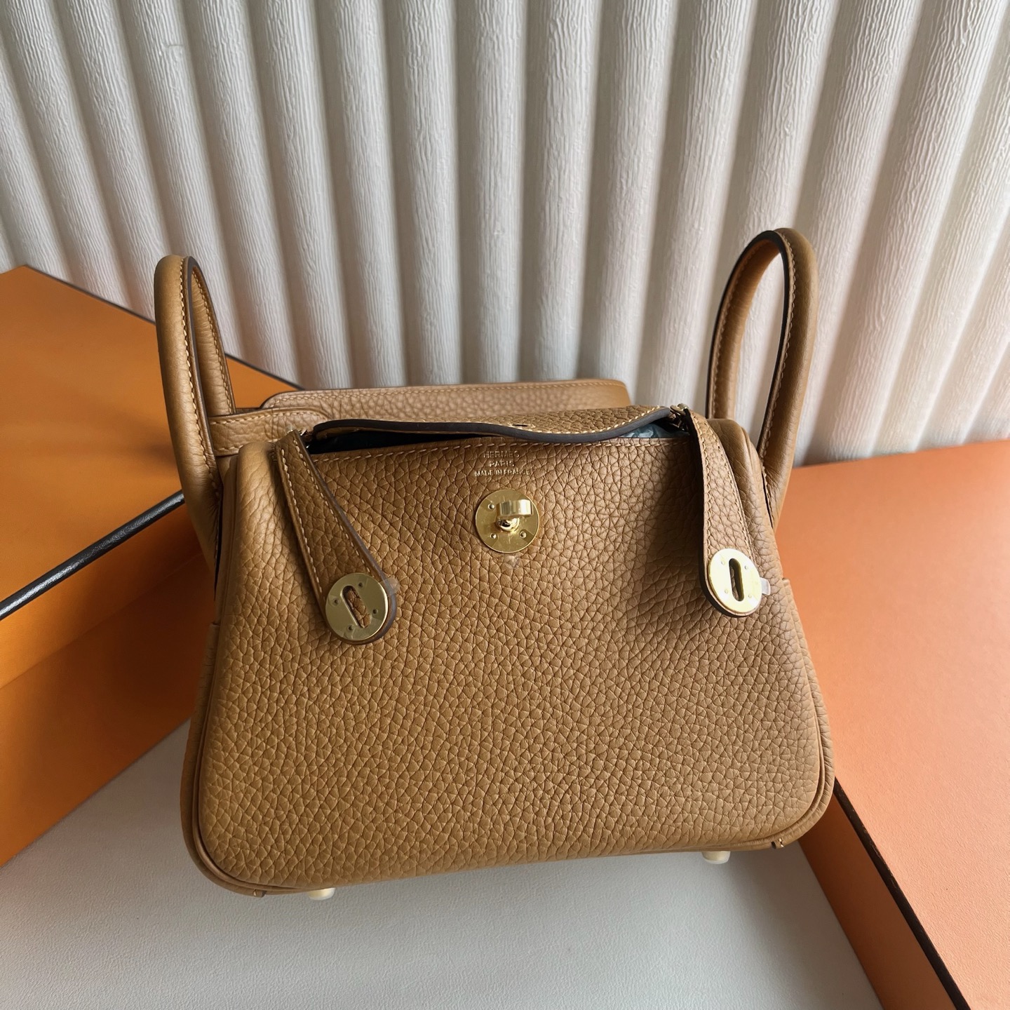 愛馬仕迷你lindy價格Hermes Mini Lindy Clemence 2S Srsame芝麻色金色五金