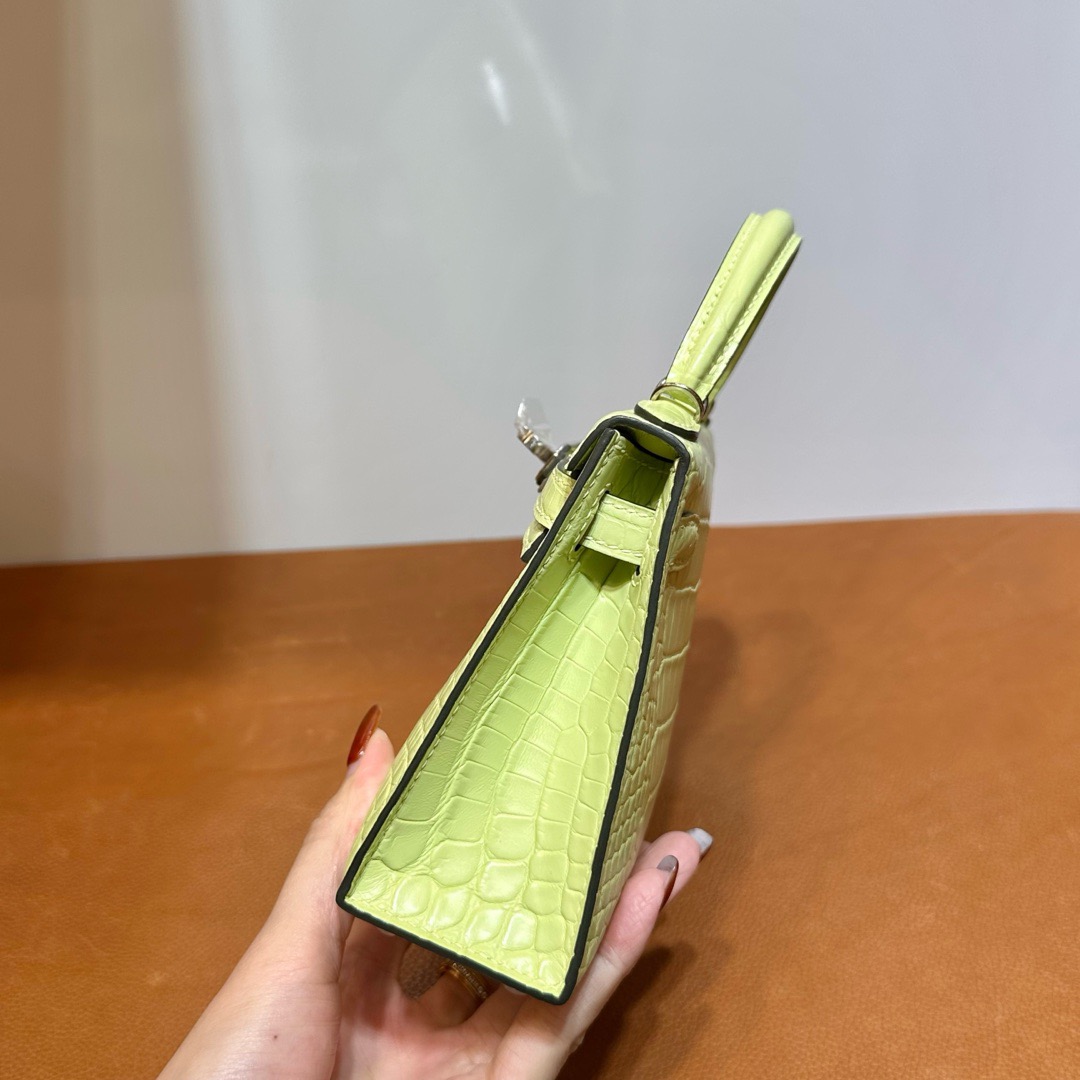 愛馬仕迷你凱莉二代圖片 Hermes Kelly Mini Sellier 霧面“口“方塊美洲鱷魚皮 Jaune Bourgeon 嫩芽黃