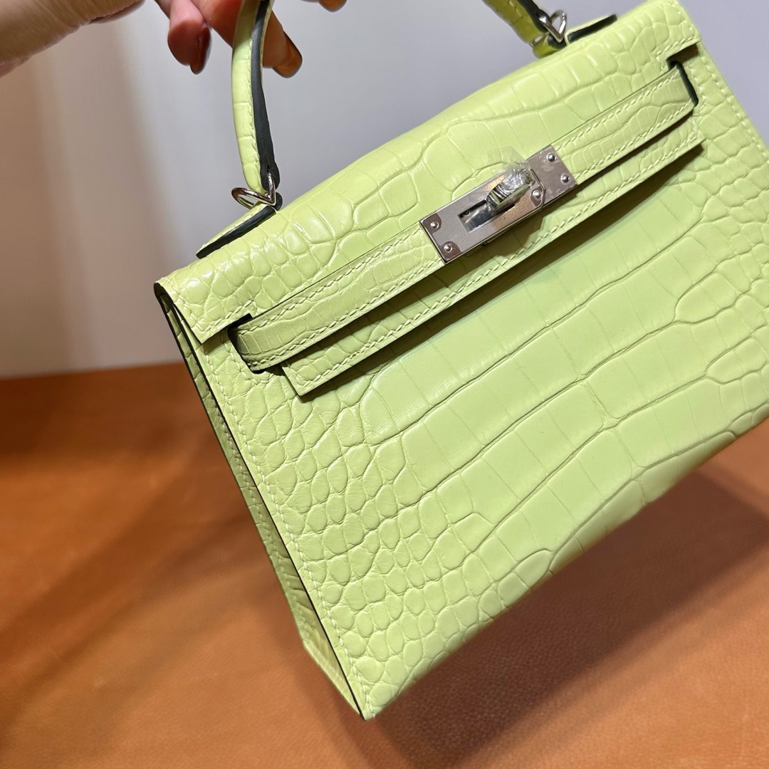 愛馬仕迷你凱莉二代圖片 Hermes Kelly Mini Sellier 霧面“口“方塊美洲鱷魚皮 Jaune Bourgeon 嫩芽黃