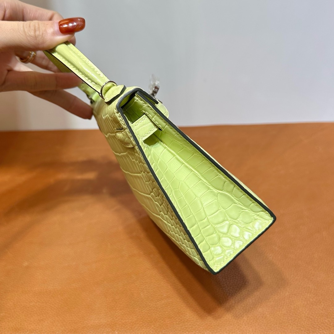 愛馬仕迷你凱莉二代圖片 Hermes Kelly Mini Sellier 霧面“口“方塊美洲鱷魚皮 Jaune Bourgeon 嫩芽黃