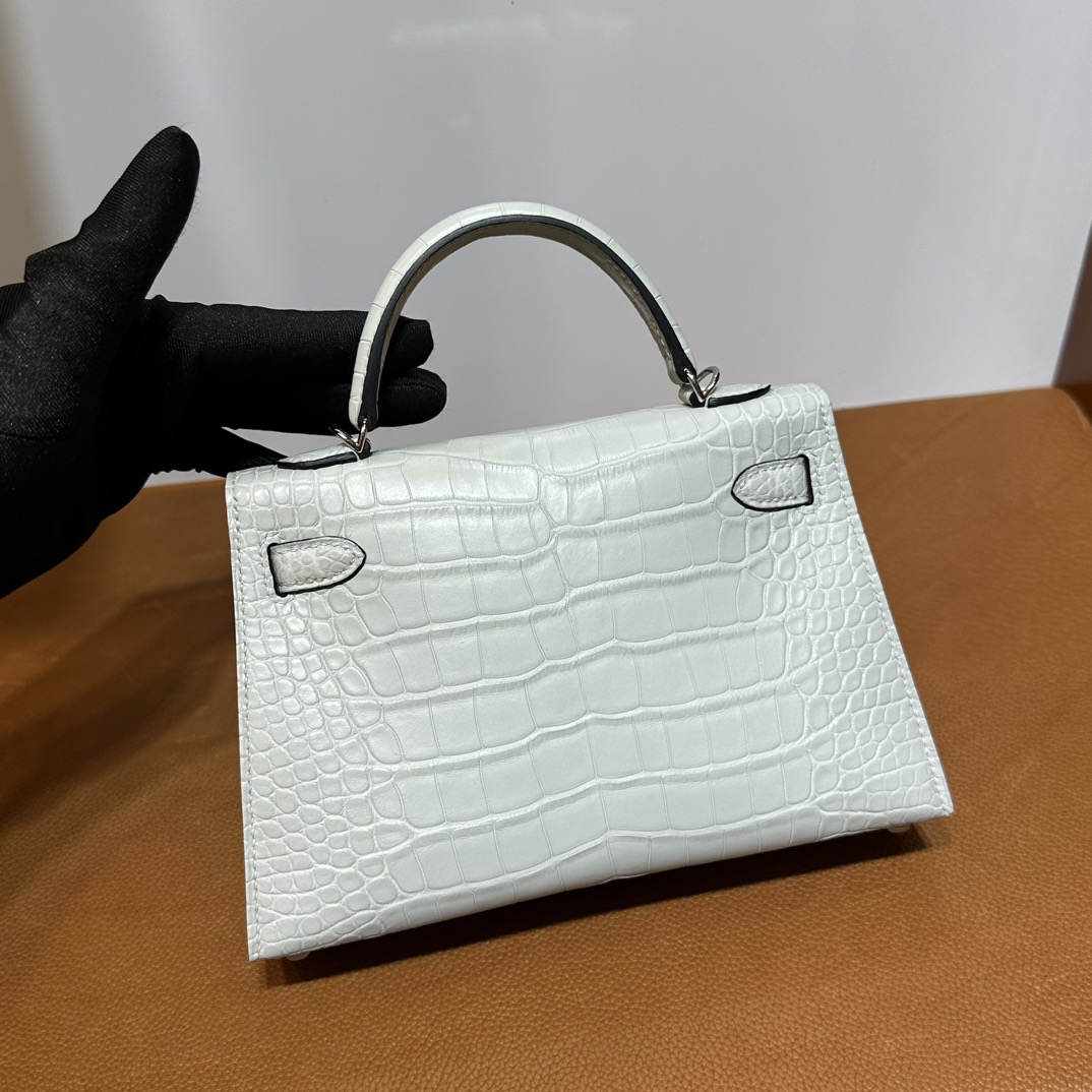 愛馬仕迷你凱莉二代尺寸大小 Hermes Kelly Mini Sellier 霧面“口“方塊美洲鱷魚皮 Gris Neve冰晶灰