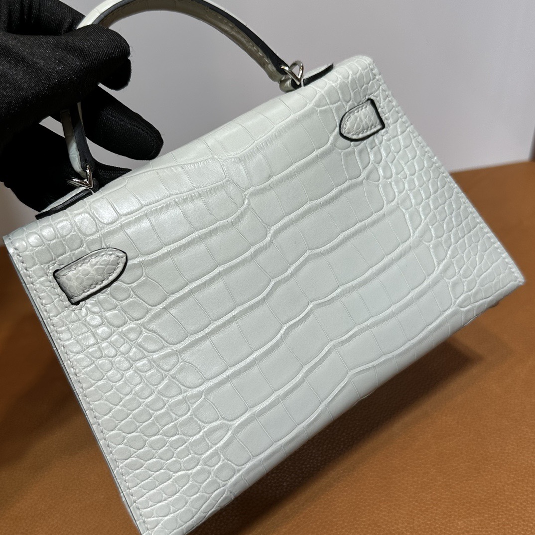 愛馬仕迷你凱莉二代尺寸大小 Hermes Kelly Mini Sellier 霧面“口“方塊美洲鱷魚皮 Gris Neve冰晶灰