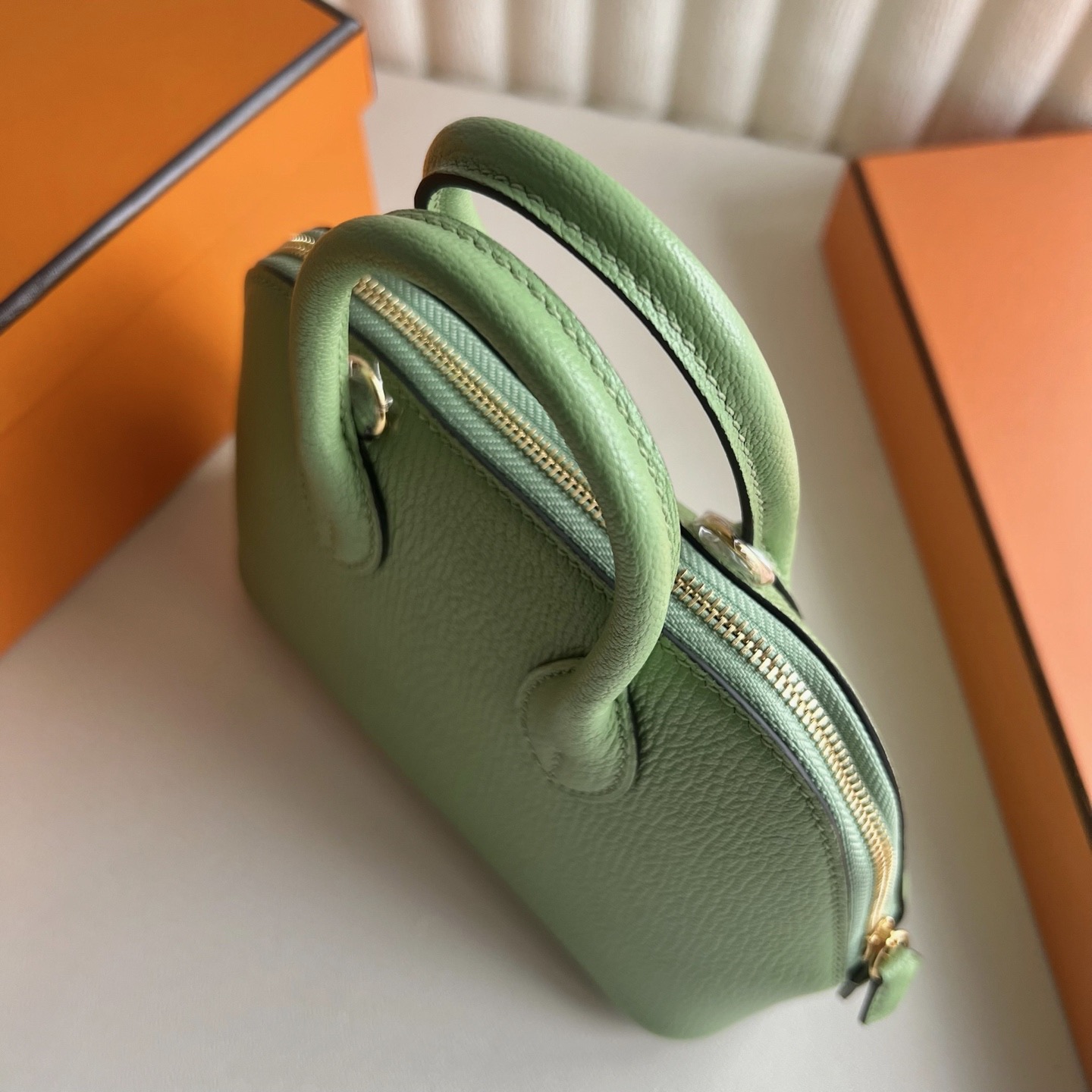 愛馬仕保齡球包mini工匠號 Hermes Mini Bolide Chever Vert Criquet牛油果綠 蚱蜢綠