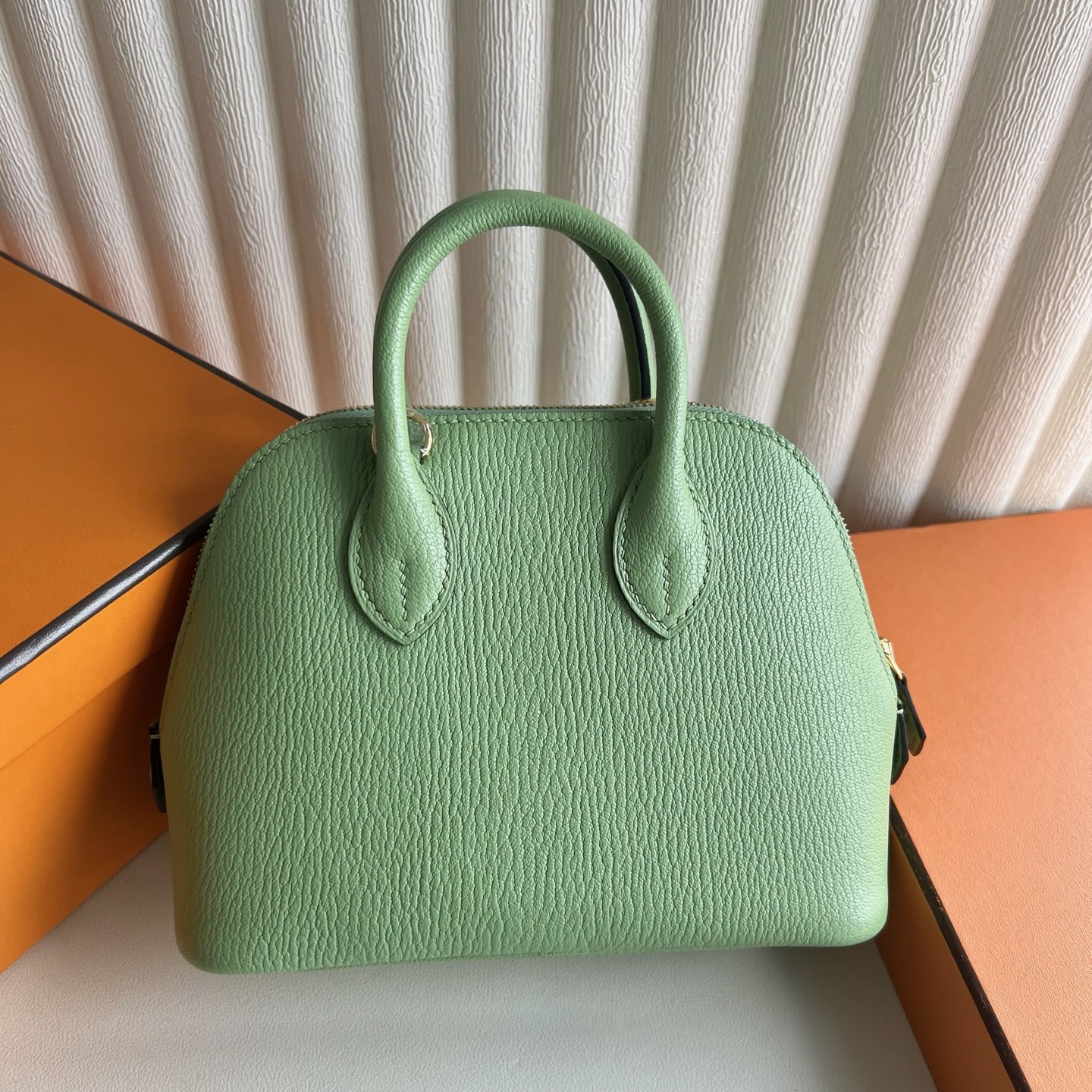 愛馬仕保齡球包mini工匠號 Hermes Mini Bolide Chever Vert Criquet牛油果綠 蚱蜢綠