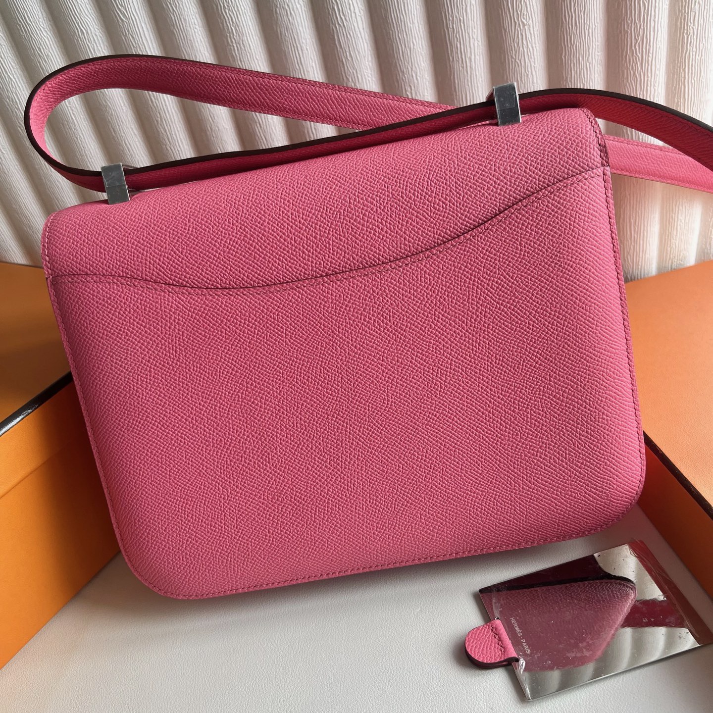愛馬仕康康24包價格多少 Hermes Constance 1-24 鏡子款式Rose Azalee杜鵑粉、新唇膏粉