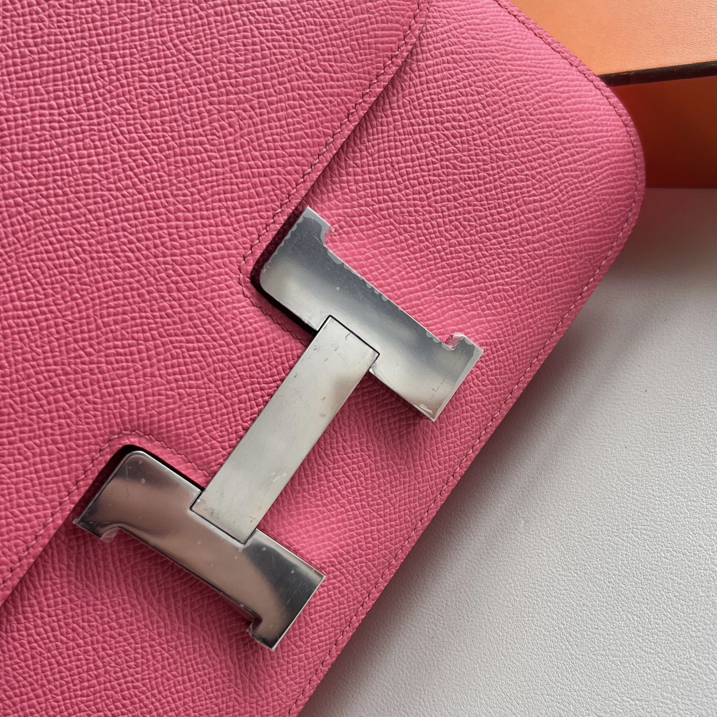 愛馬仕康康24包價格多少 Hermes Constance 1-24 鏡子款式Rose Azalee杜鵑粉、新唇膏粉