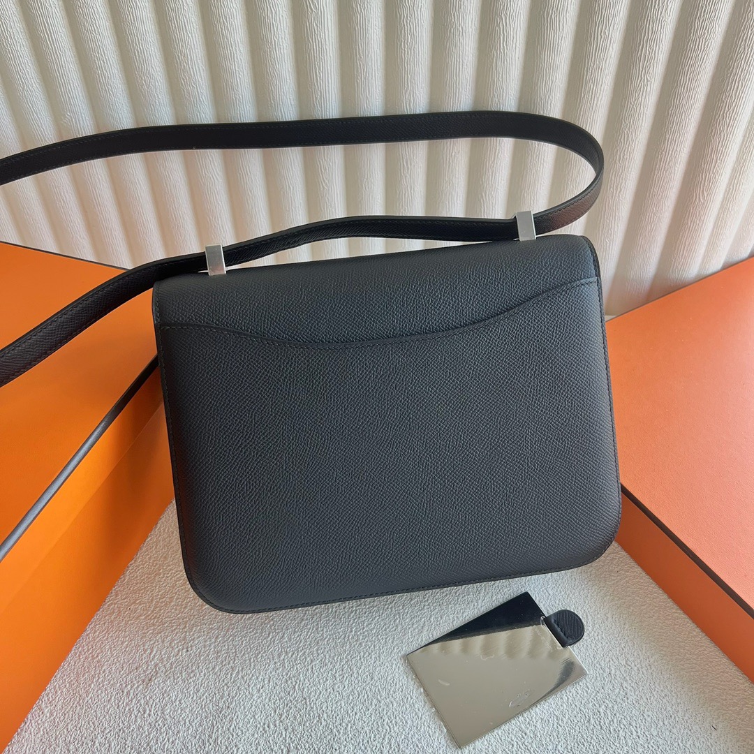 愛馬仕包包康康24包臺灣售價多少 Hermes Constance 1-24 鏡子款式黑色銀色五金