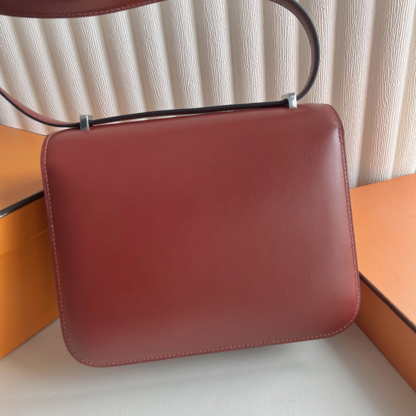 愛馬仕包包印尼專櫃價格Hermes Constance 18 Box Rouge H 愛馬仕紅 金色五金