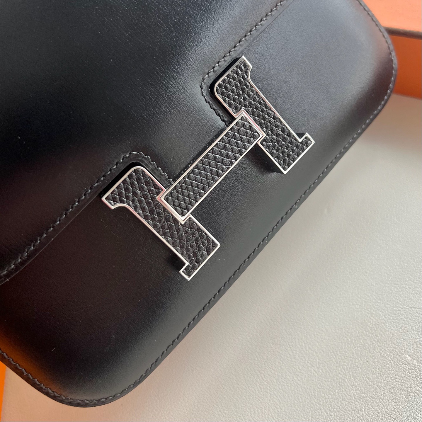 印尼愛馬仕空姐包專櫃多少錢 Hermes Constance 18 Box Noir黑色拼蜥蜴扣