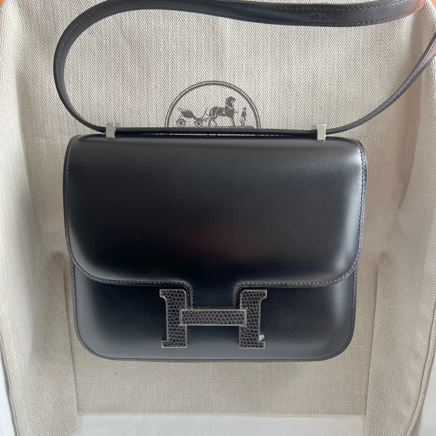 印尼愛馬仕空姐包專櫃多少錢 Hermes Constance 18 Box Noir黑色拼蜥蜴扣