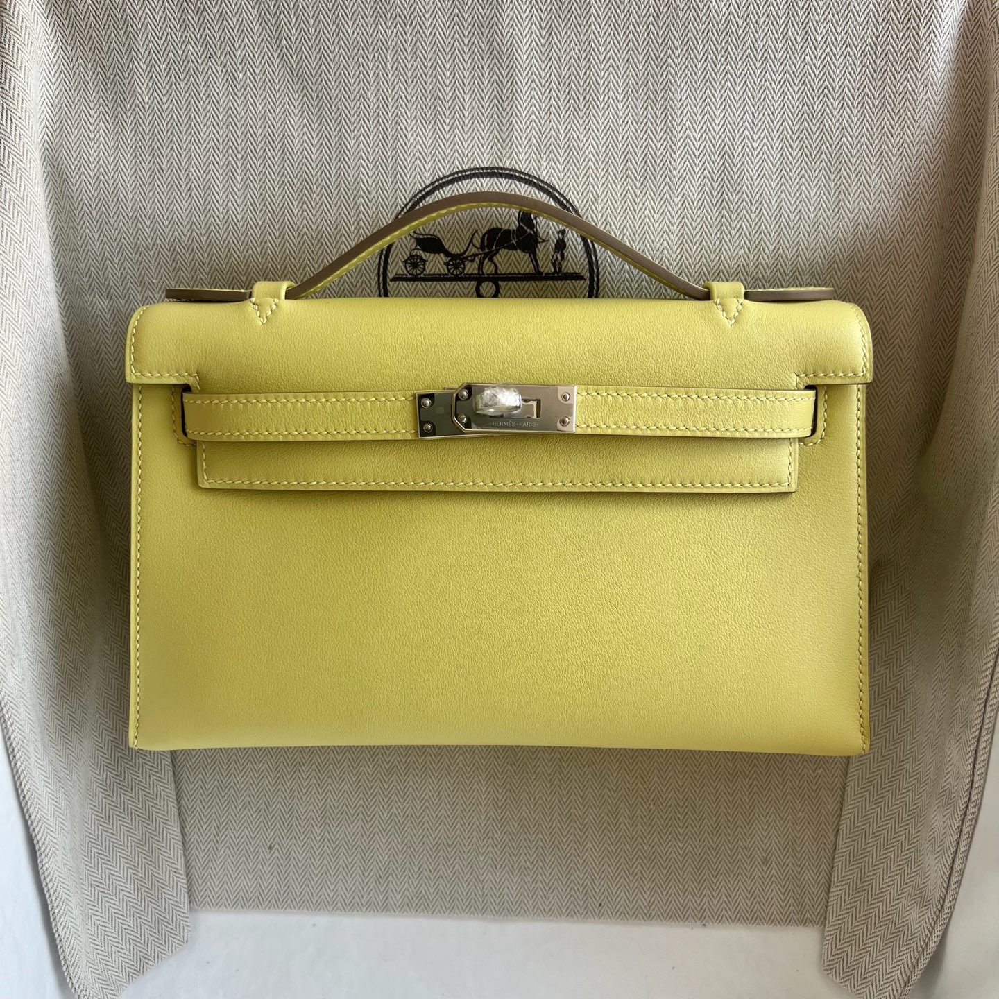 愛馬仕一代mini凱莉尺寸大小 Hermes Kelly Pochette Swift Jaune Poussin小雞黃銀色五金