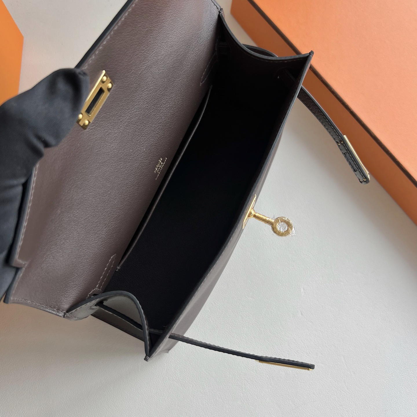 愛馬仕一代mini凱莉圖片款式 Hermes Kelly Pochette Swift 46 Ebéne烏木色 金色五金