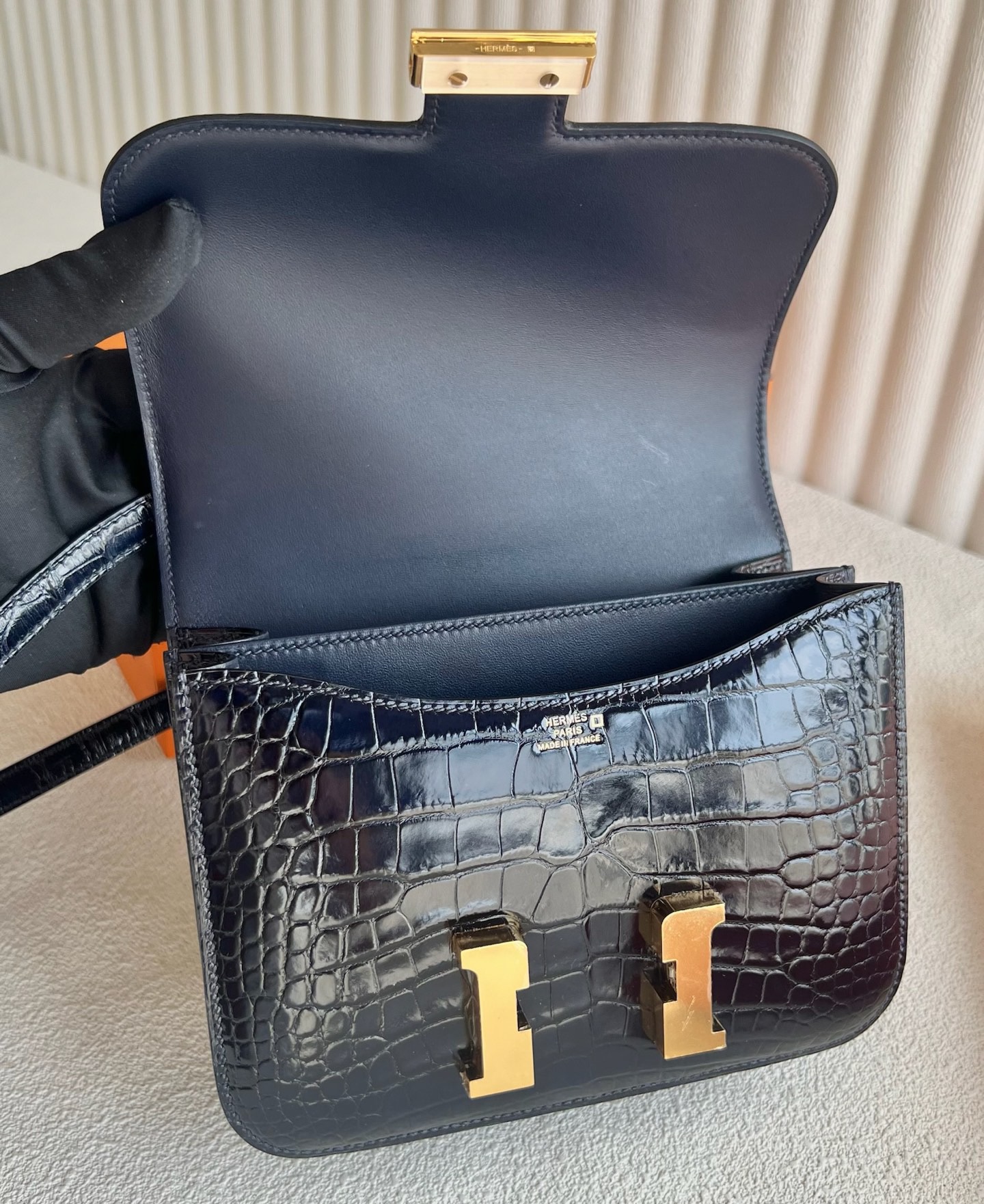 愛馬仕康康包泰國價格多少 Hermes Constance 1-18 Mirror style Shiny Alligator Crocodile Bleu Indigo 深海藍
