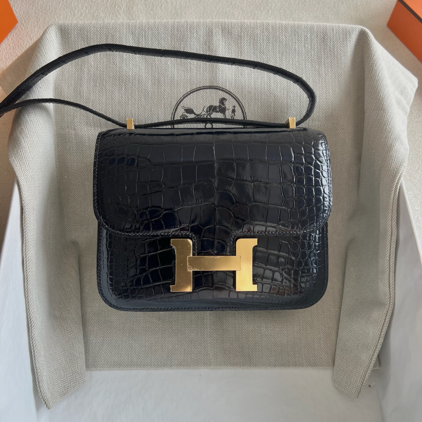 愛馬仕康康包泰國價格多少 Hermes Constance 1-18 Mirror style Shiny Alligator Crocodile Bleu Indigo 深海藍